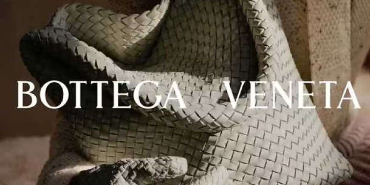 Bottega Veneta it a bit of personality